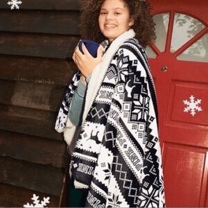 Sold out Victoria’s secret cozy sherpa blanket Black and White dog pattern $65